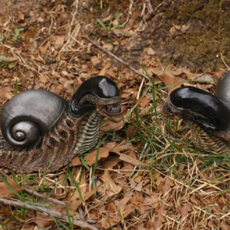 lien Snail Statue Garden Figure | Unique Garden Decor