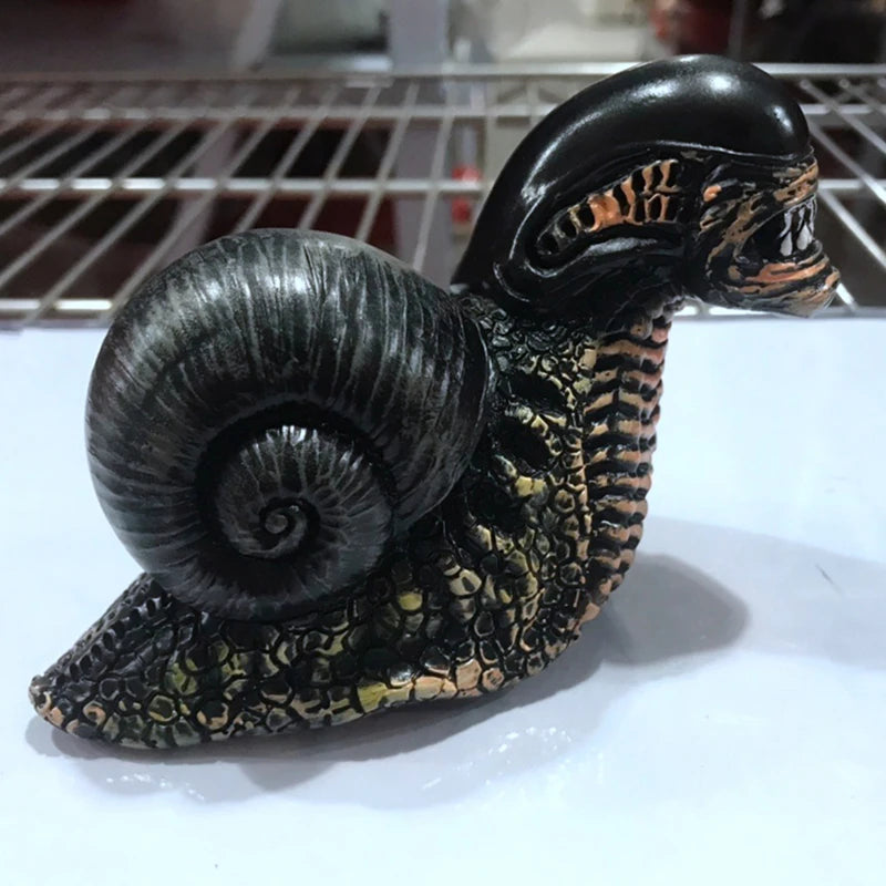 lien Snail Statue Garden Figure | Unique Garden Decor