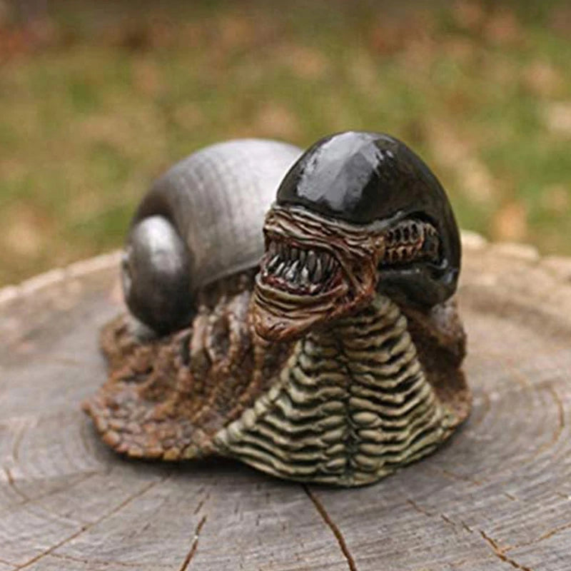 lien Snail Statue Garden Figure | Unique Garden Decor